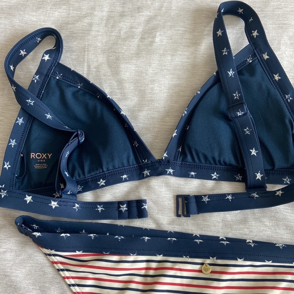 Red, white & blue Roxy bikini - Picture 5 of 8